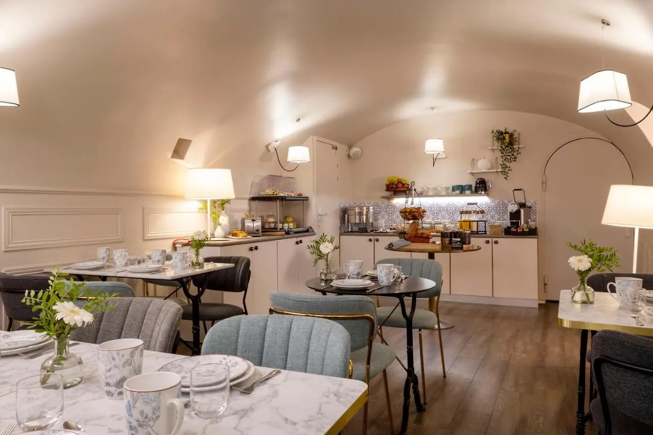 Hotel Madeleine Haussmann Paris