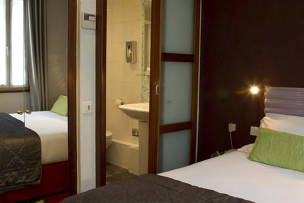Hotel Madeleine Haussmann París