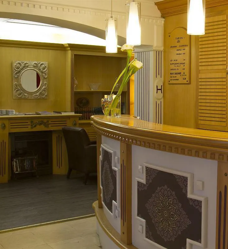 ***  Hotel Madeleine Haussmann Paris France