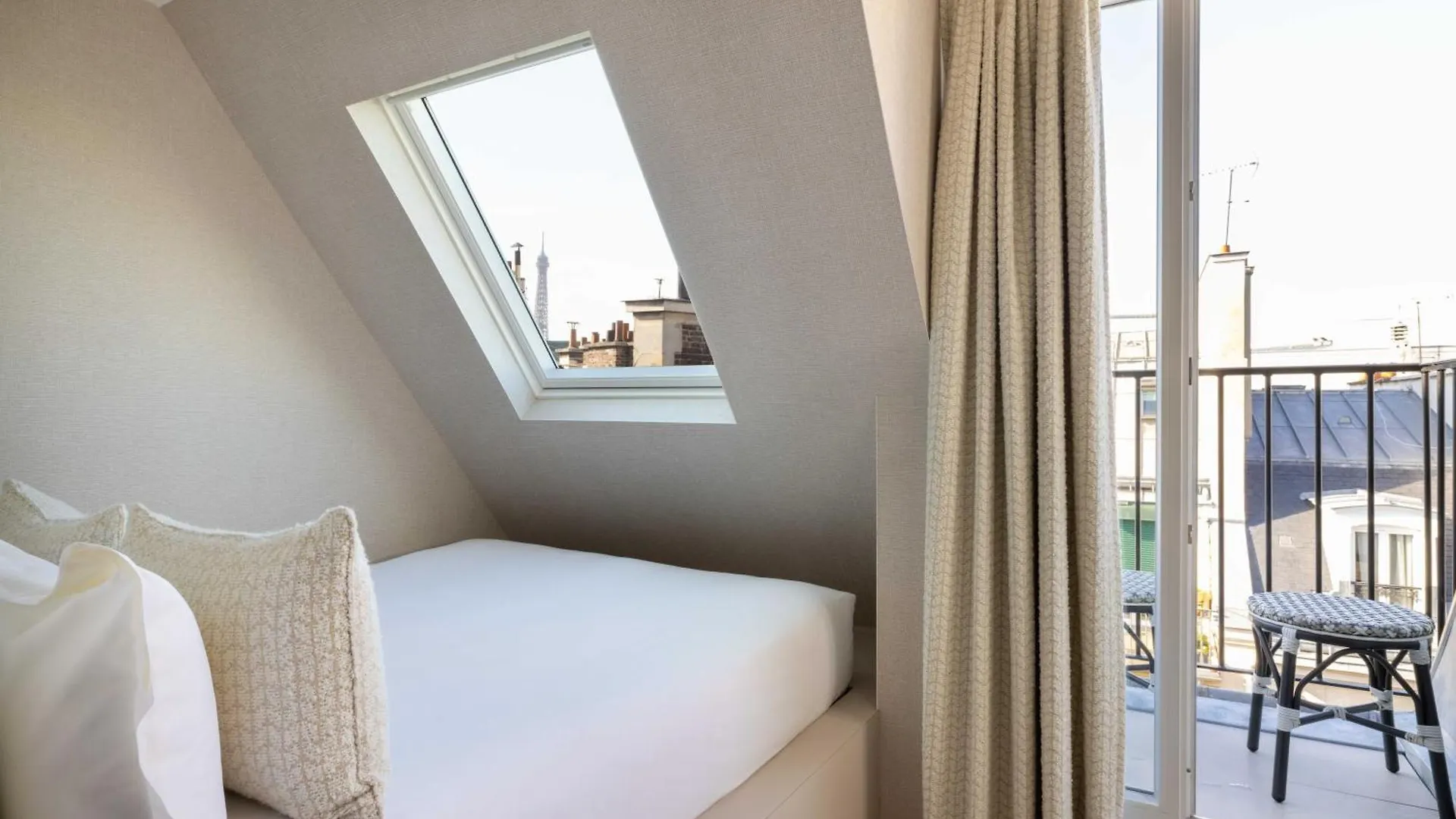 Hotel Madeleine Haussmann Paris