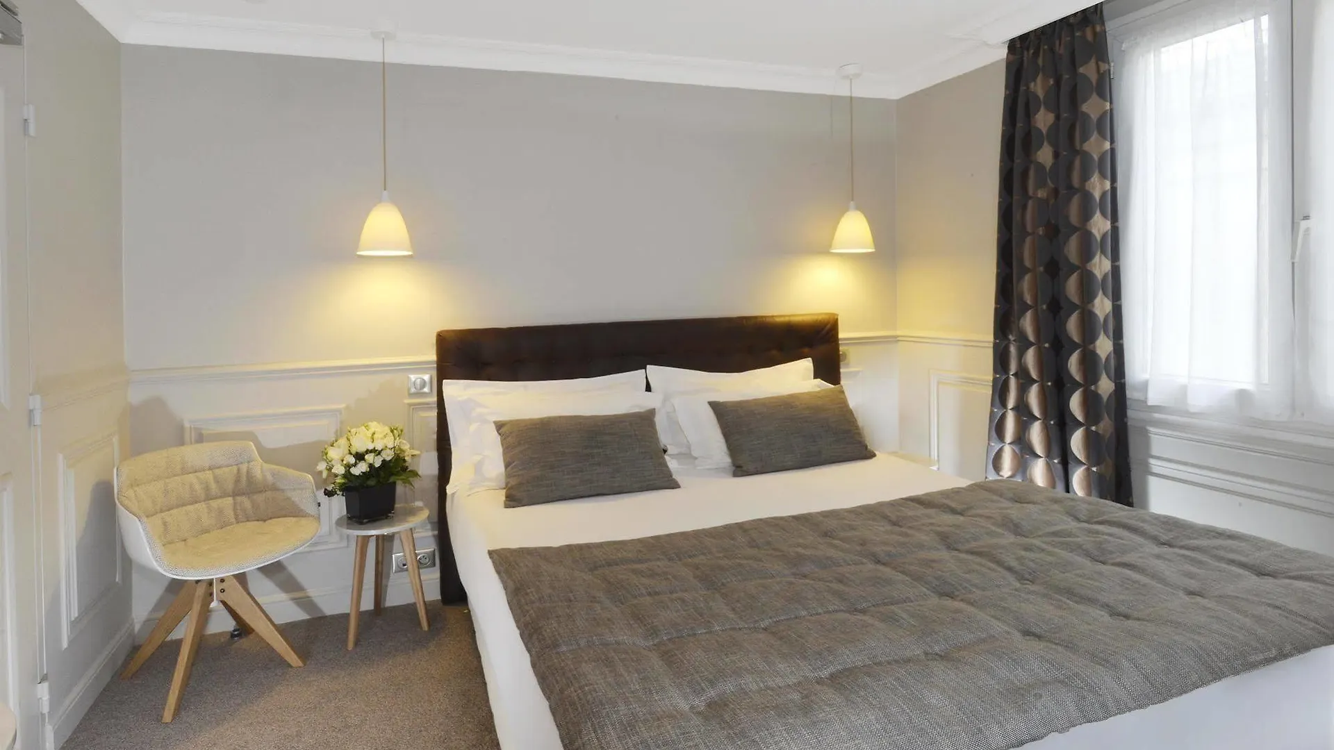 ***  Hotel Madeleine Haussmann Paris Fransa
